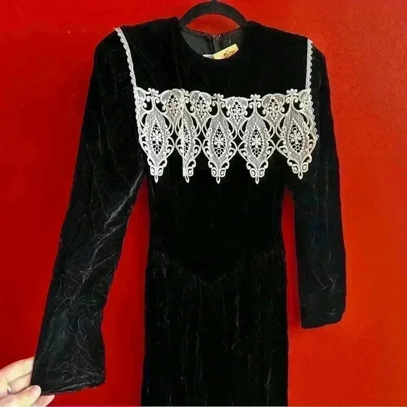 Vintage Gunne Sax Jessica McClintock Black velvet dress with white lace size 3 - Picture 2 of 9